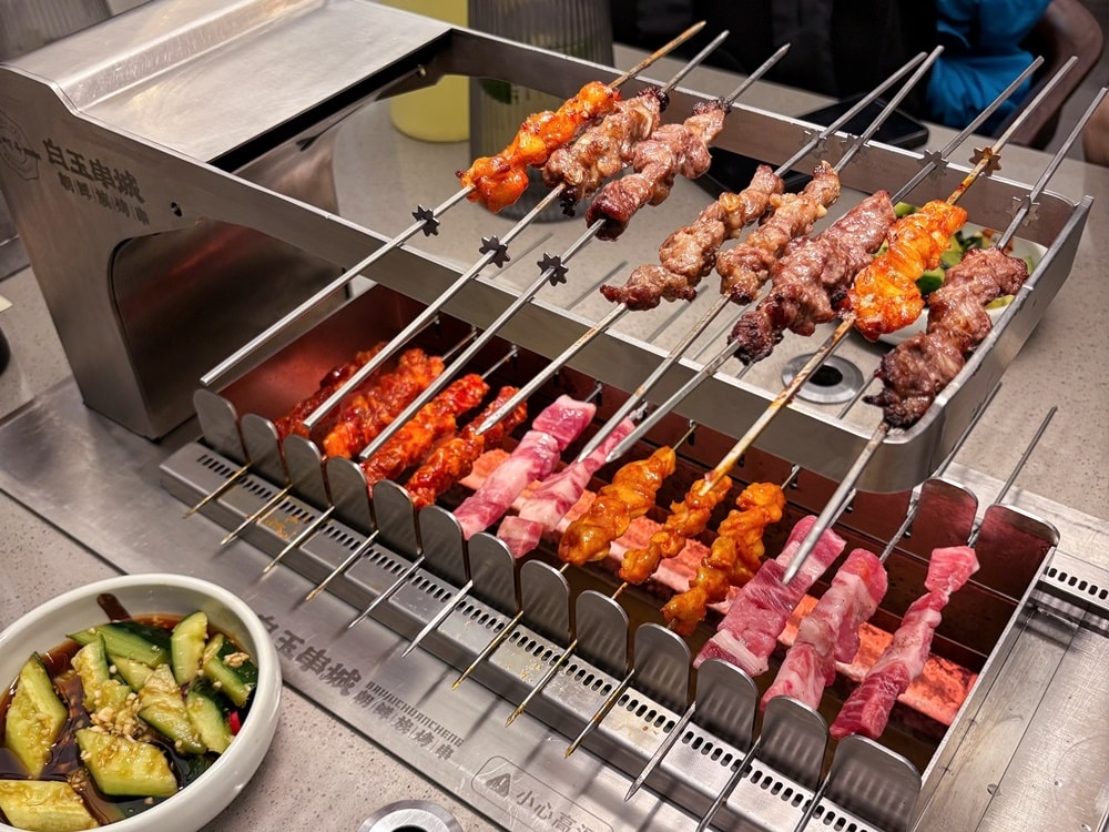 深圳美食餐廳推薦∥白玉串城．朝鮮族烤串，全自動串烤！