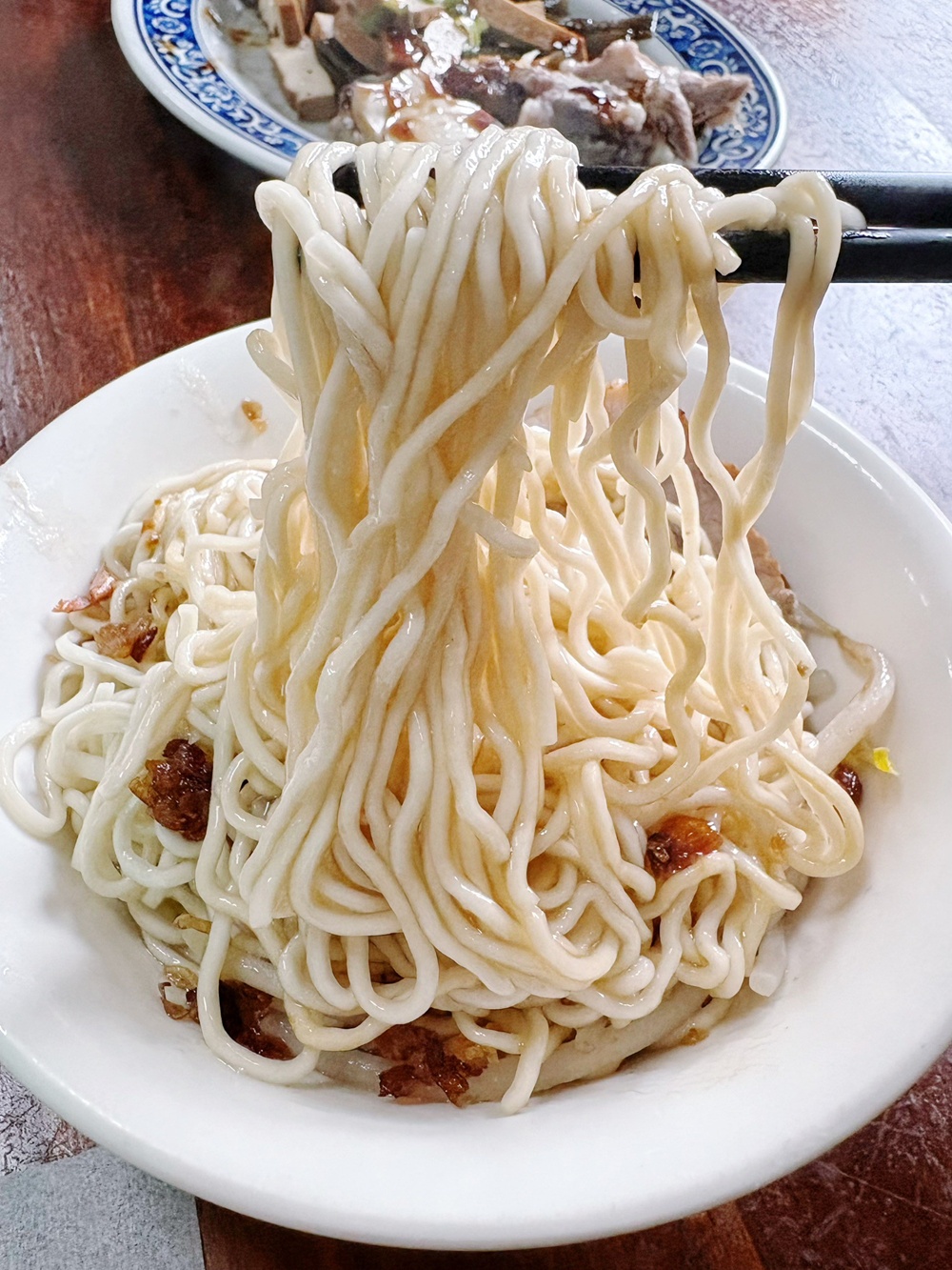 楊家蛋黃麵∥隱藏巷弄的麵店,在地超過30年,一早六點就開賣,太晚來會吃不到 - 第6張圖 楊家蛋黃麵∥隱藏巷弄的麵店,在地超過30年,一早六點就開賣,太晚來會吃不到