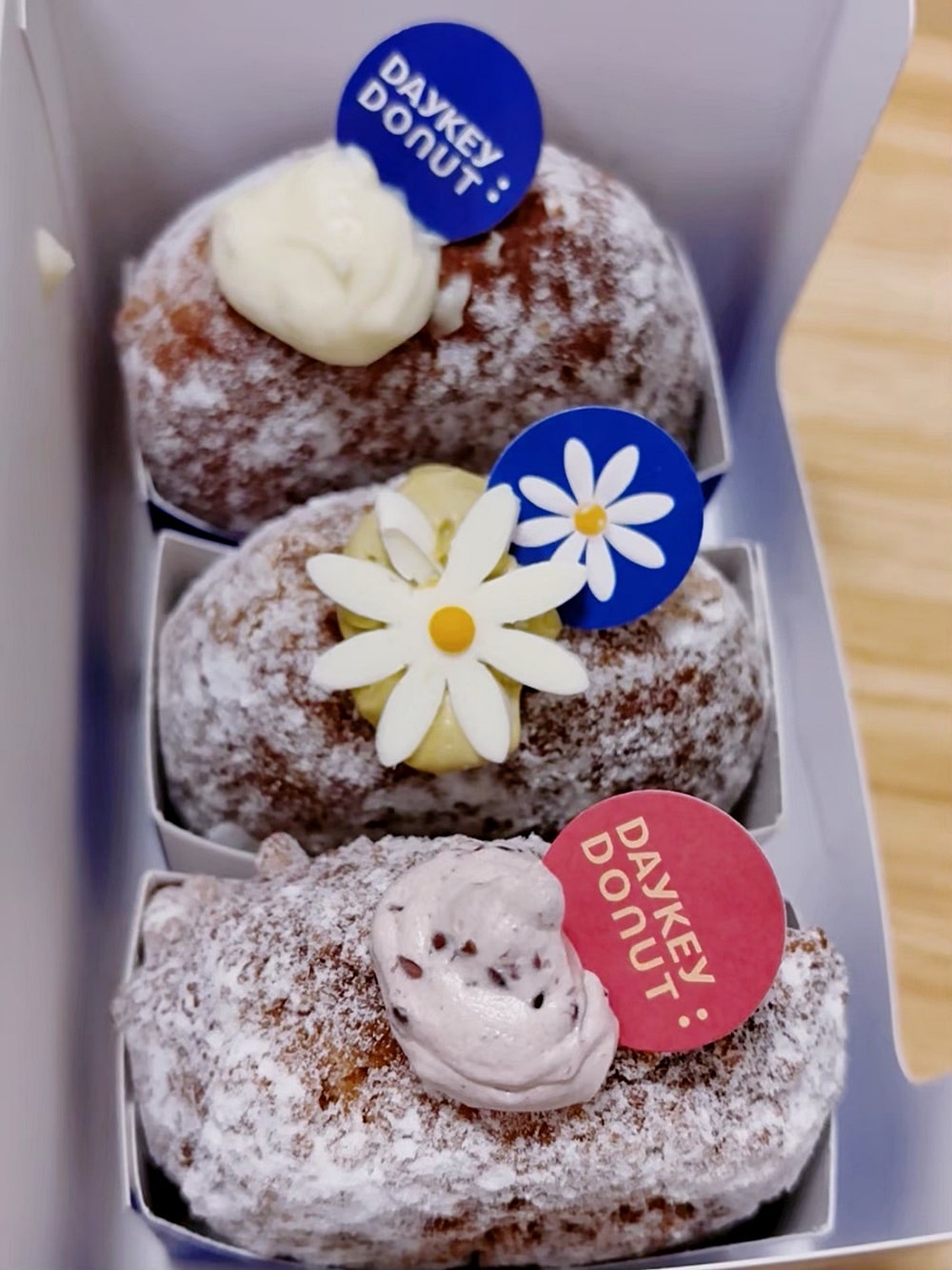 DAYKEY DONUT日式生甜甜圈*台中高鐵店∥限定「生」菠蘿 - 第2張圖 DAYKEY DONUT日式生甜甜圈*台中高鐵店∥限定「生」菠蘿