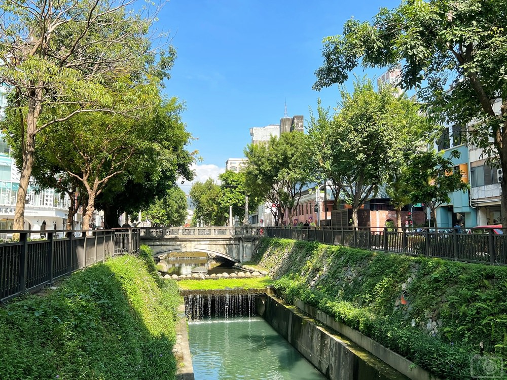 台中老屋城中漫遊∥陳彫刻處、全安堂台灣台中太陽餅博物館、ChangeX Beer 南園酒家、綠川水岸景觀步道、富興工廠 1962(邀稿)